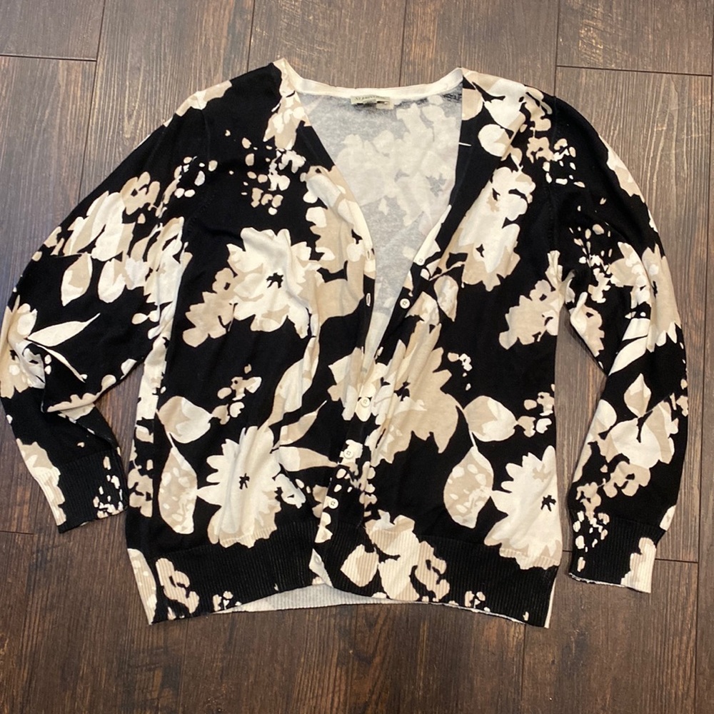 Beautiful neutral, floral button up cardigan